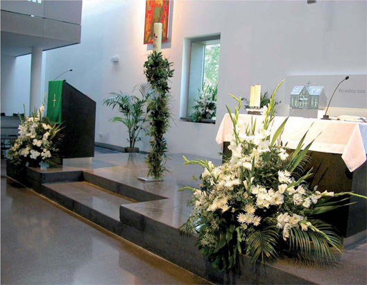 Decoracin floral para boda en la Iglesia de Santa Ana en Las Arenas